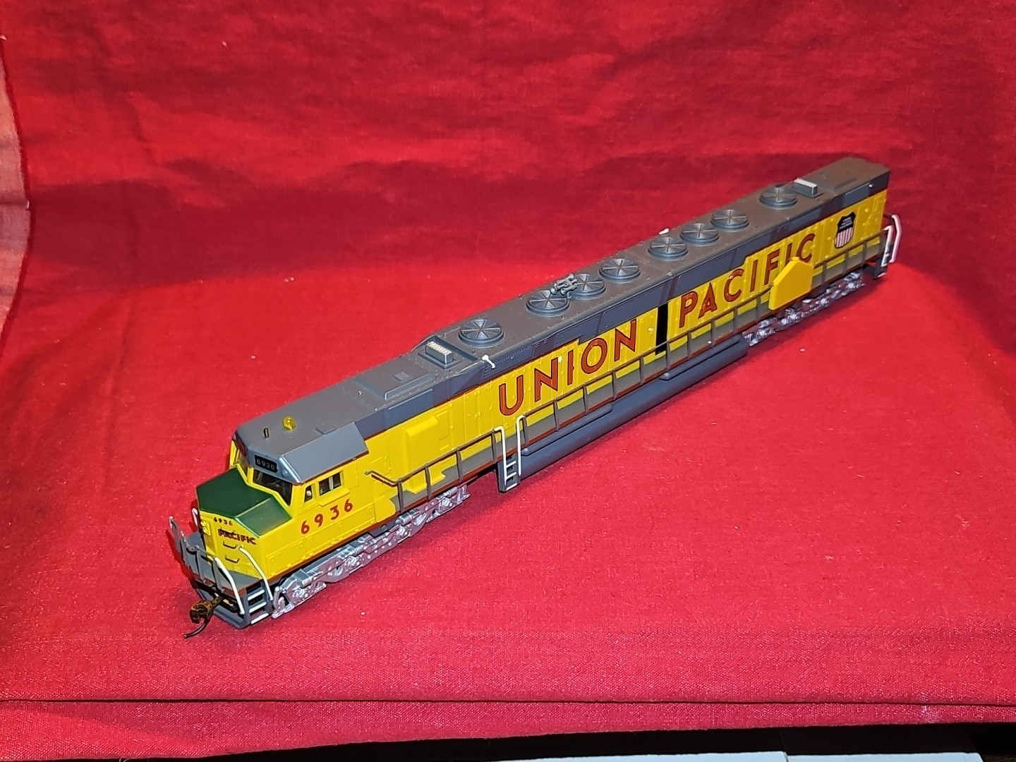 Bachmann HO Union Pacific Dd40AX 16 Wheel Diesel Locomotive # 6936