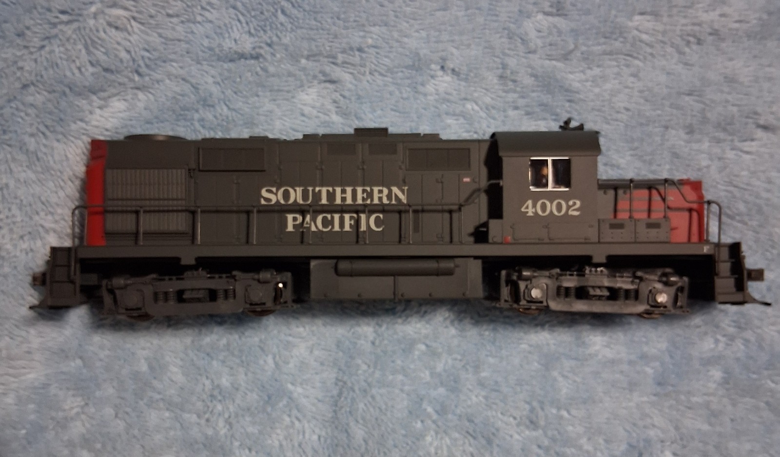 Atlas HO SP Southern Pacific ALCo RS-32 #4002, Trainman Line