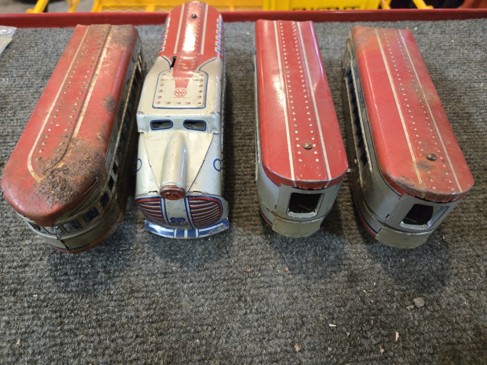 Parts Lot Of 4 Cars Marx 7675 M10005 Union Pacific Articulated passenger