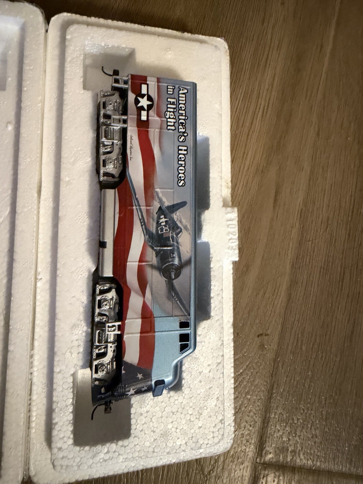 Bachmann HO Scale F7 Diesel Locomotive America’s Heroes in Flight K1701704