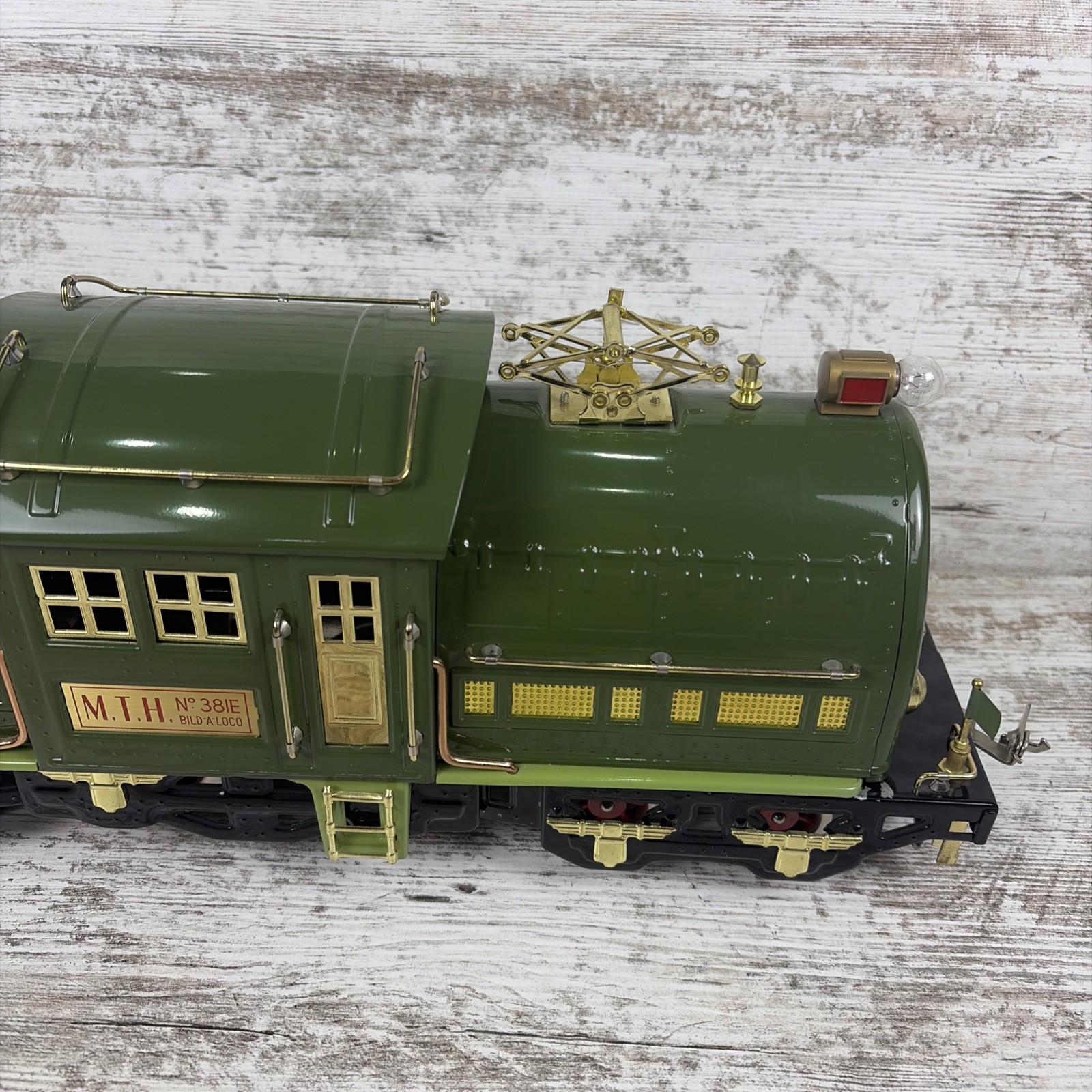 MTH Standard Tinplate Two Tone Green 381E Locomotive Traditional 10-1077-0