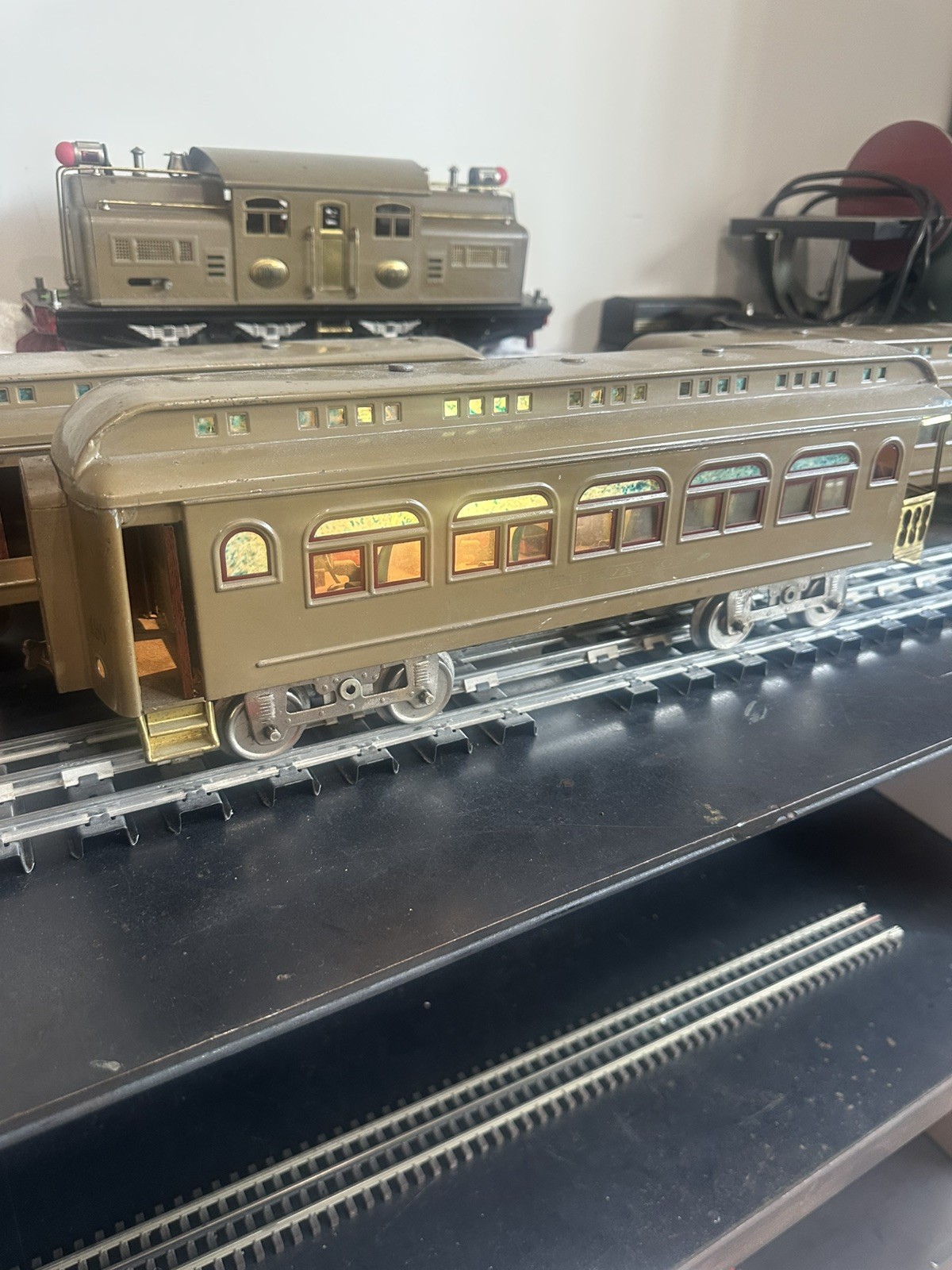 Lionel 402, 418, 419, 490 Passenger Set Standard Gauge, Runs and Lights Work!