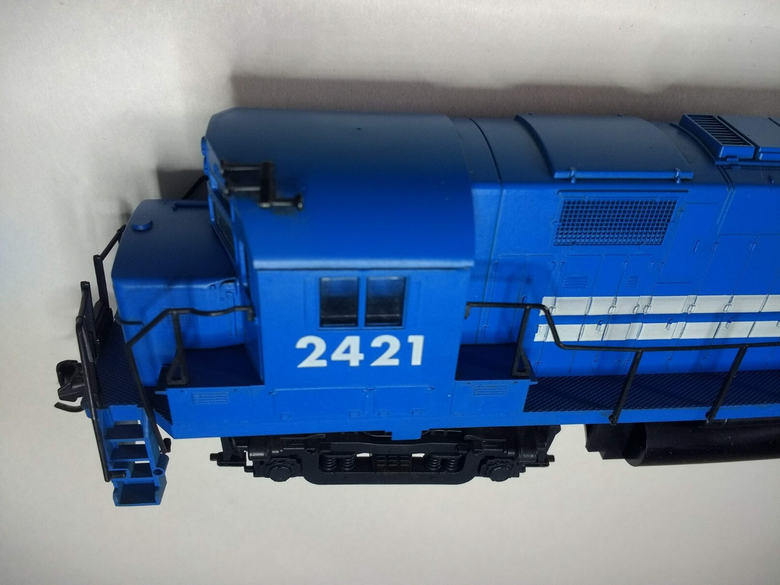 Kato / Atlas 8037 ALCO C-425 Conrail #2421 HO Scale DC – Kadee Knuckle Couplers