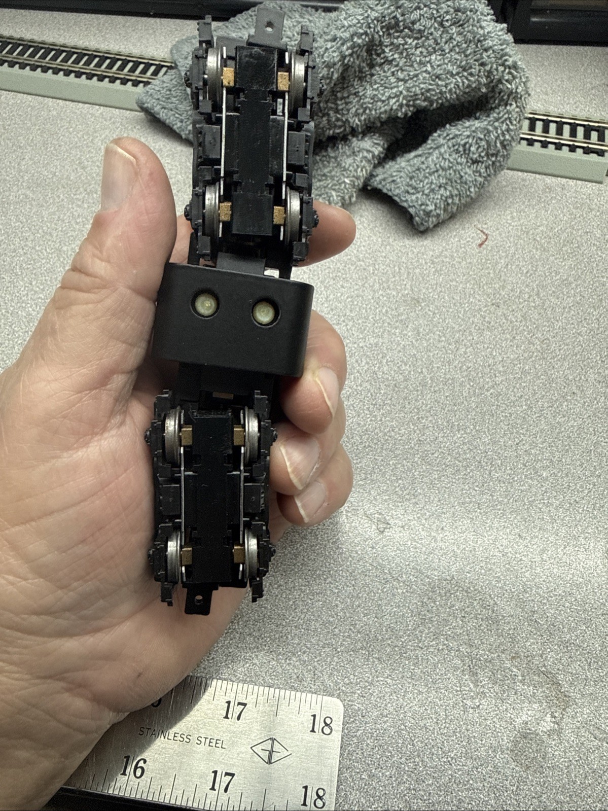 HO Athearn SW 1500 Powered Chassis Pre-owned So Nice I Almost Kept It
