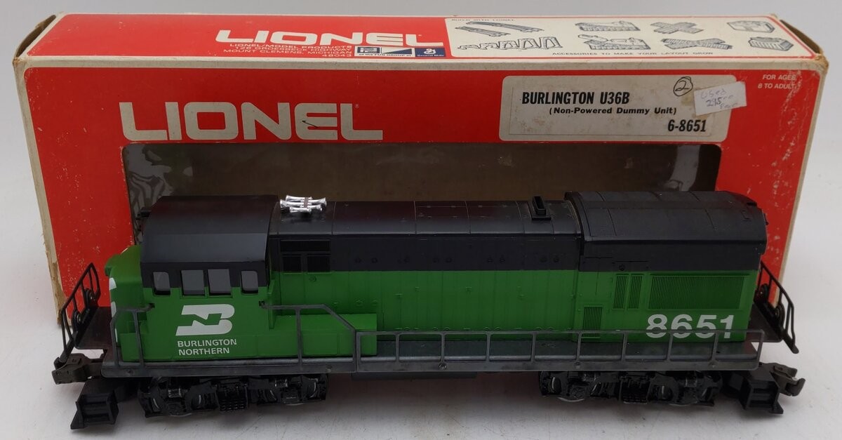 Lionel 6-8651 O Burlington Northern U36B Dummy Diesel Locomotive/Box