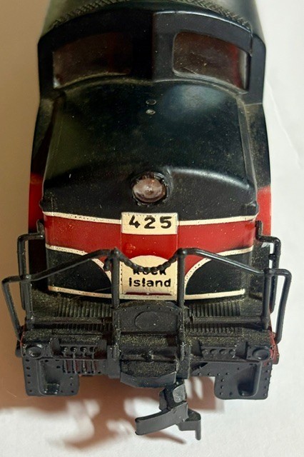 HO Scale Rock Island Diesel Engine & Union Pacific Railway Post Office (RPO) Car