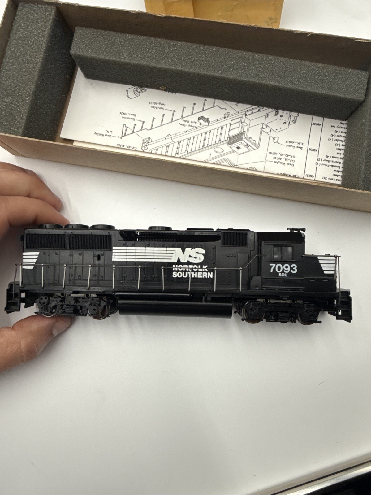 ATHEARN 4630 HO SCALE NORFOLK SOUTHERN GP50 POWERED DIESEL LOCOMOTIVE #7093