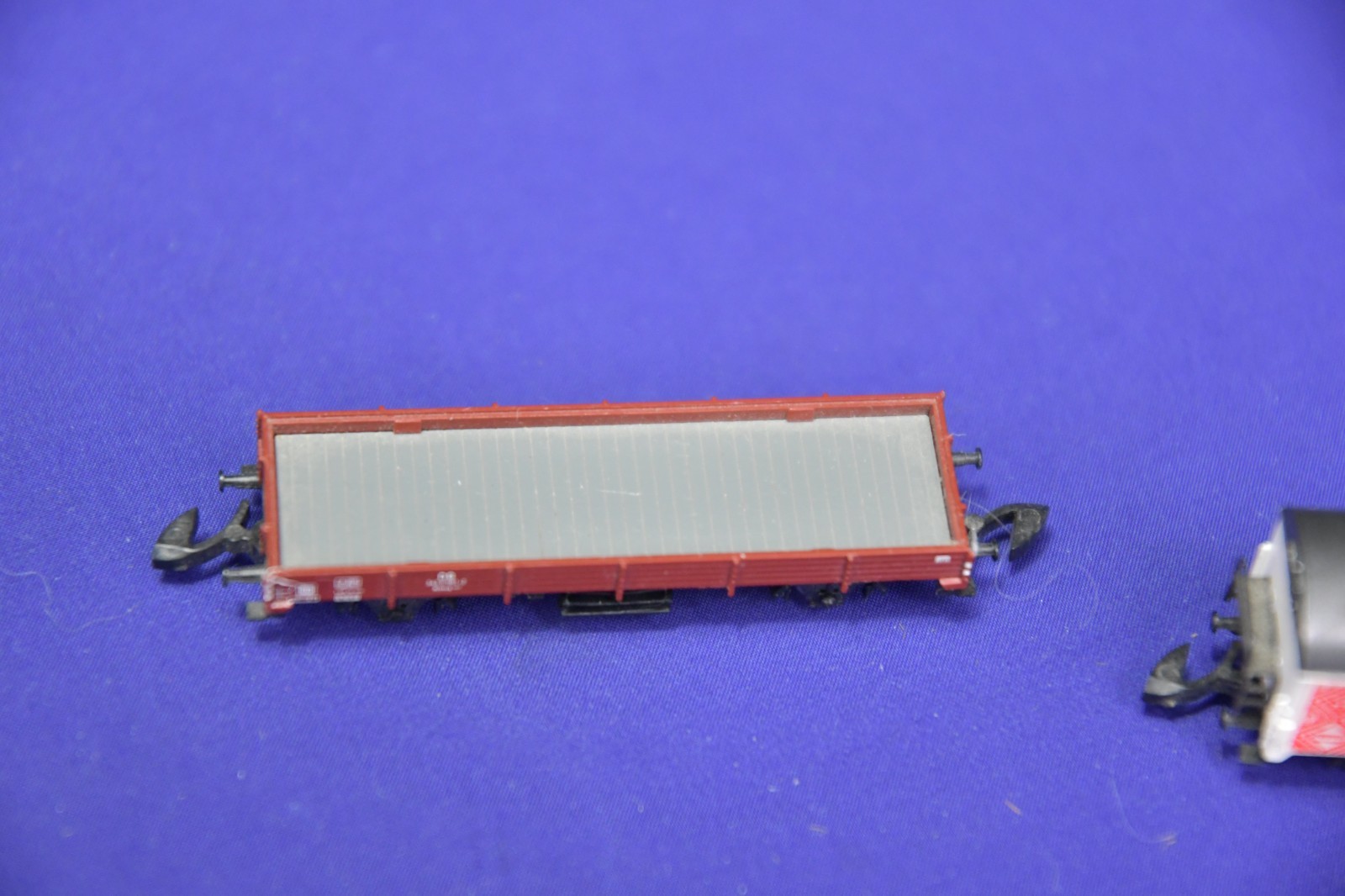 Marklin Mini #89 008 DB Class 89 locomotive Z scale & 4 More Cars