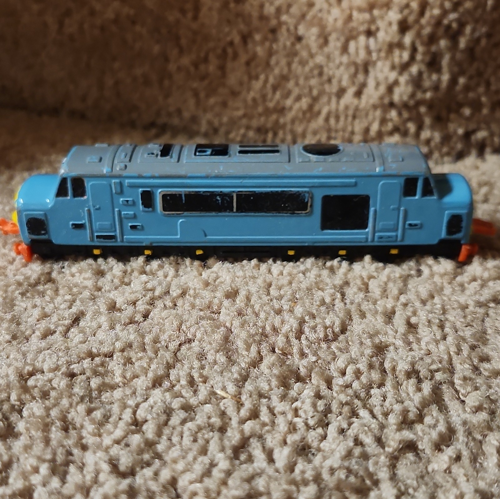 Thomas & Friends Diesel D199 ERTL N Gauge Analog Diesel Locomotive British Rail