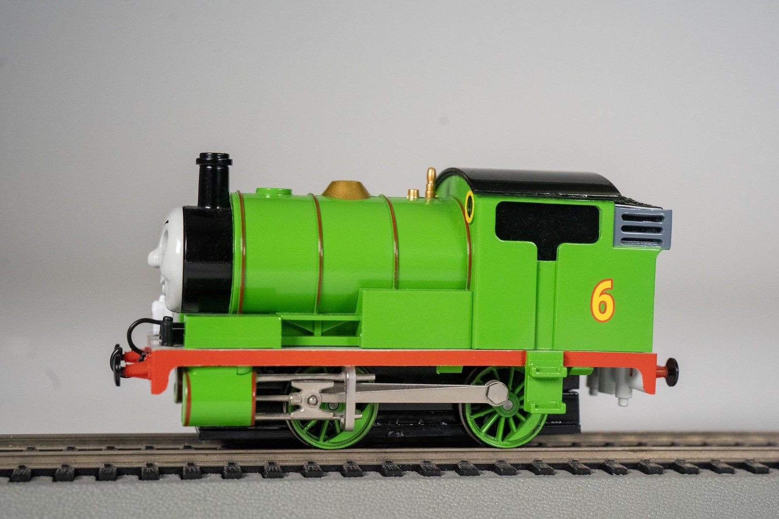 Bachmann Trains – THOMAS & FRIENDS PERCY THE SMALL ENGINE w/Moving Eyes – HO …