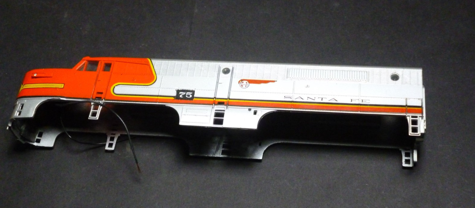 Ho Athearn Diesel locomotive Alco PA shell Santa fe custom lighted and weighted
