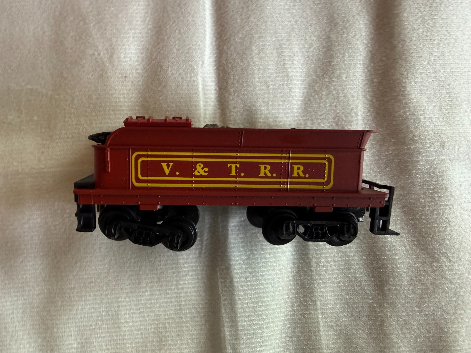 IHC Virginia & Truckee 8010 0-4-0 Old Timer HO Steam Locomotive (Red) Bcoupler