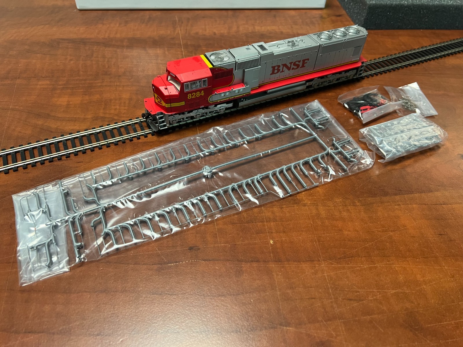 BNSF SD75I Locomotive – Rd# 8284 – Athearn Genesis (G6147) HO scale – NIB
