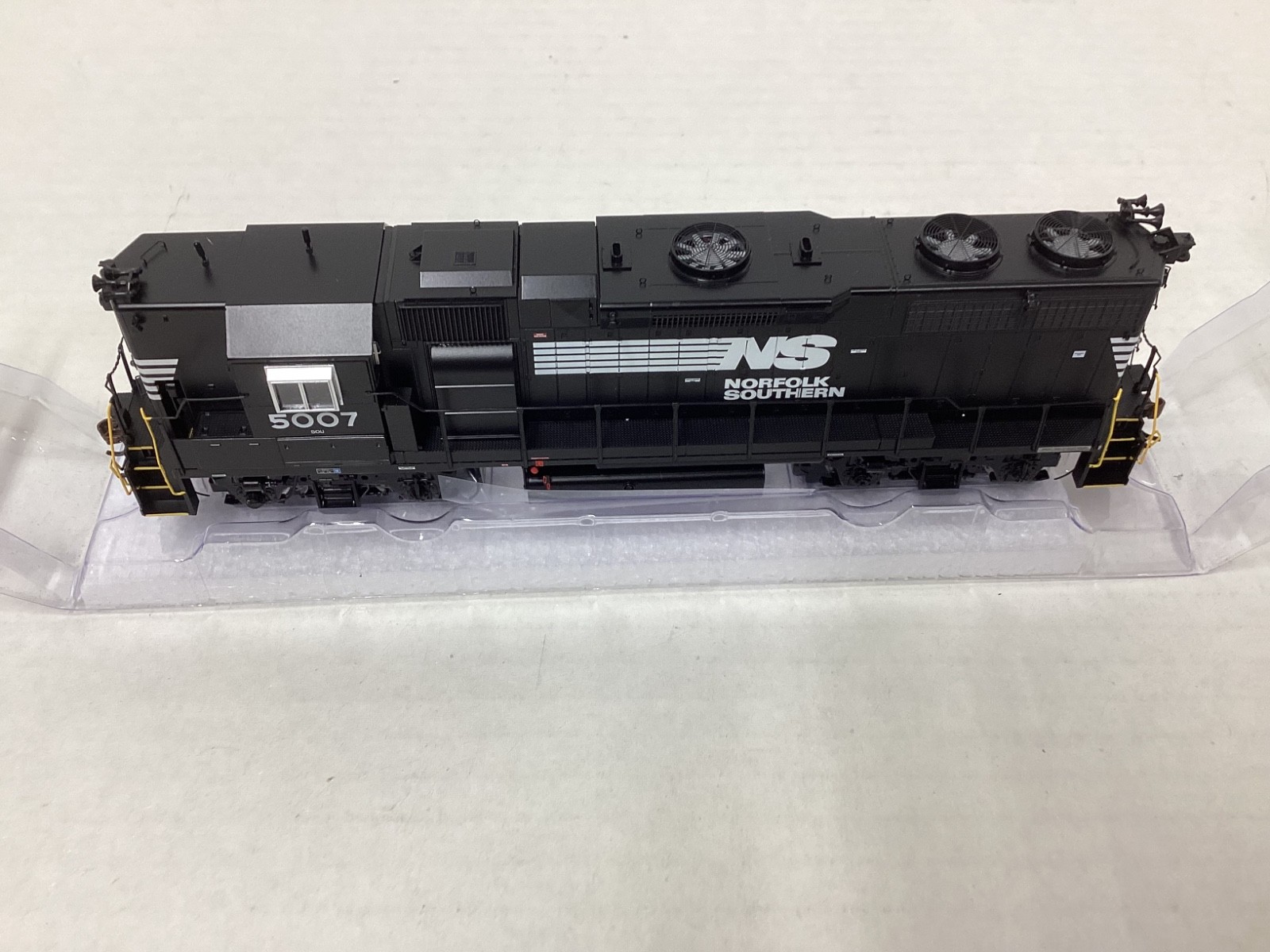 Athearn Genesis #1399 HO scale “NS” GP38-2 Rd. #5007