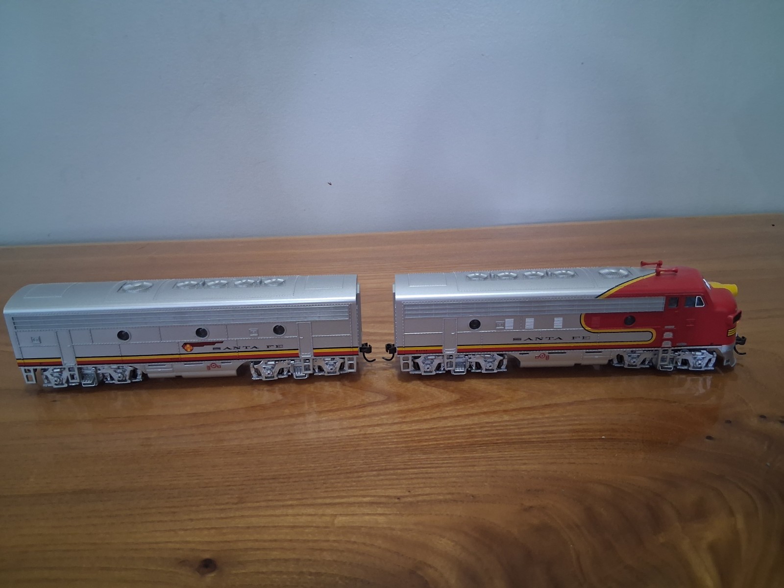 Bachmann HO 64301 & 64401 F7 A&B Units Santa Fe Locomotives DCC Equipped Used.
