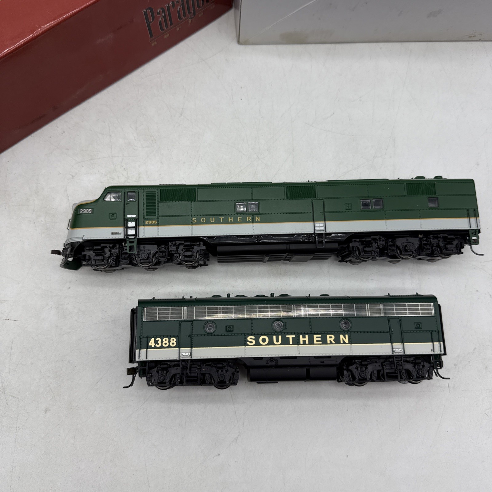 Broadway Limited HO Southern Railway Paragon DCC And Sound EMD E7A #2905 B Unit