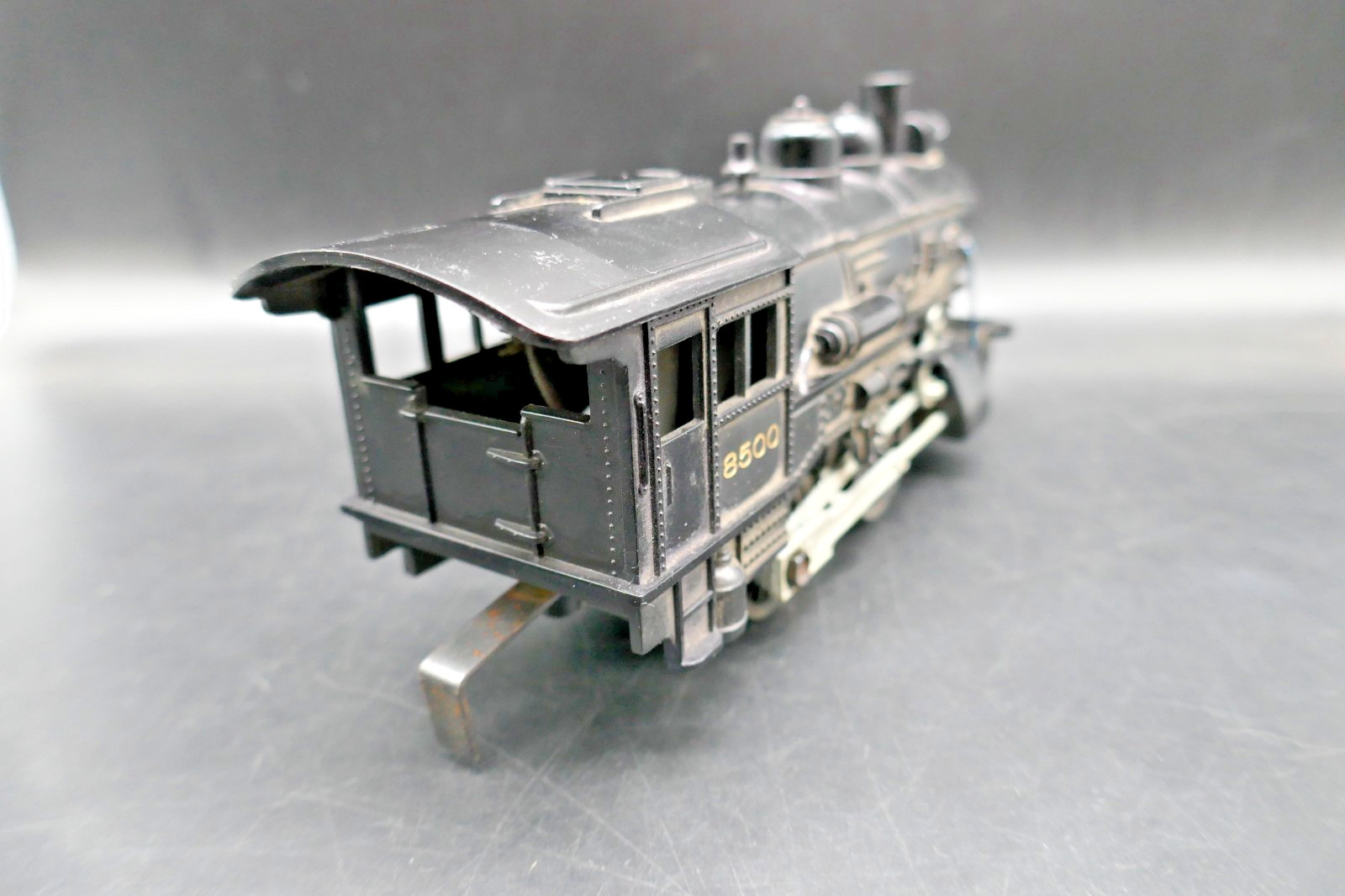 O Lionel #8500 2-4-0 Steam Locomotive – Tested & Running