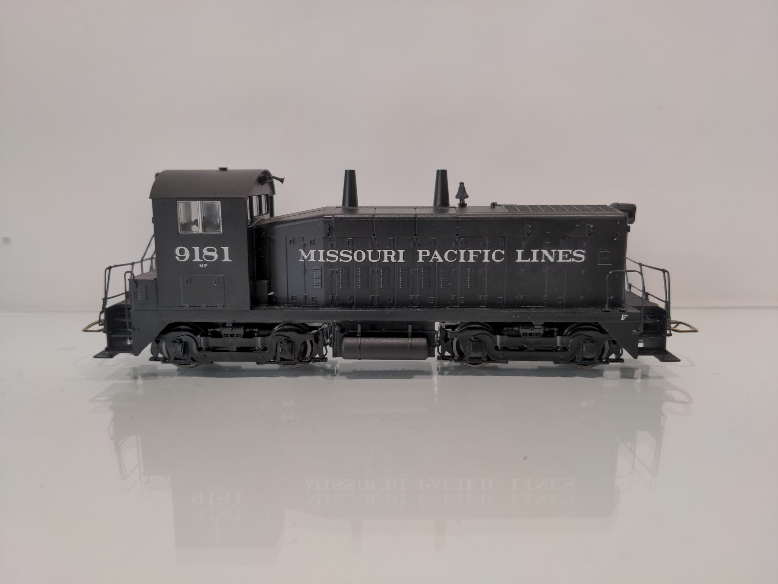 Proto 2000 HO Missouri Pacific Lines MP #9181 SW9/1200 Diesel Locomotive DC