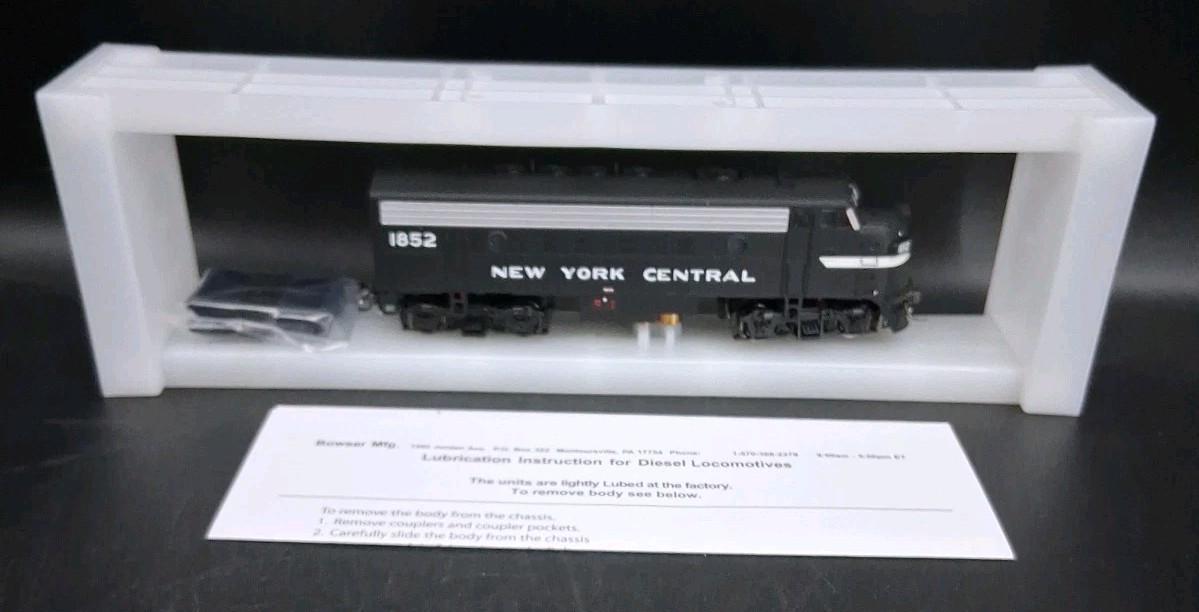 Bowser Executive Line 24071 HO F-7-A/B set New York Central #1852 & 3461 DCC/SND