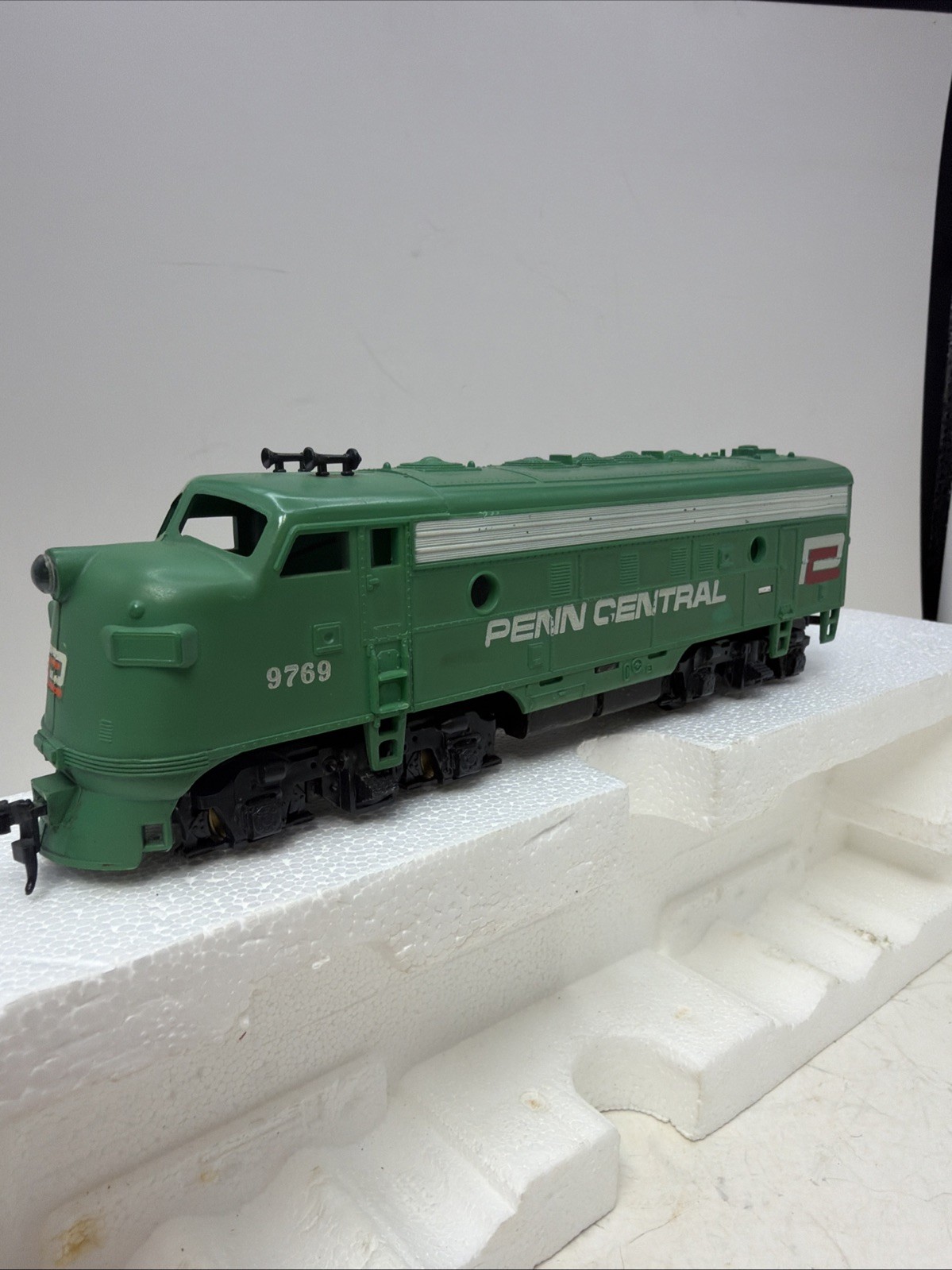TYCO Mantua HO Penn Central F9 Diesel Engine 9769