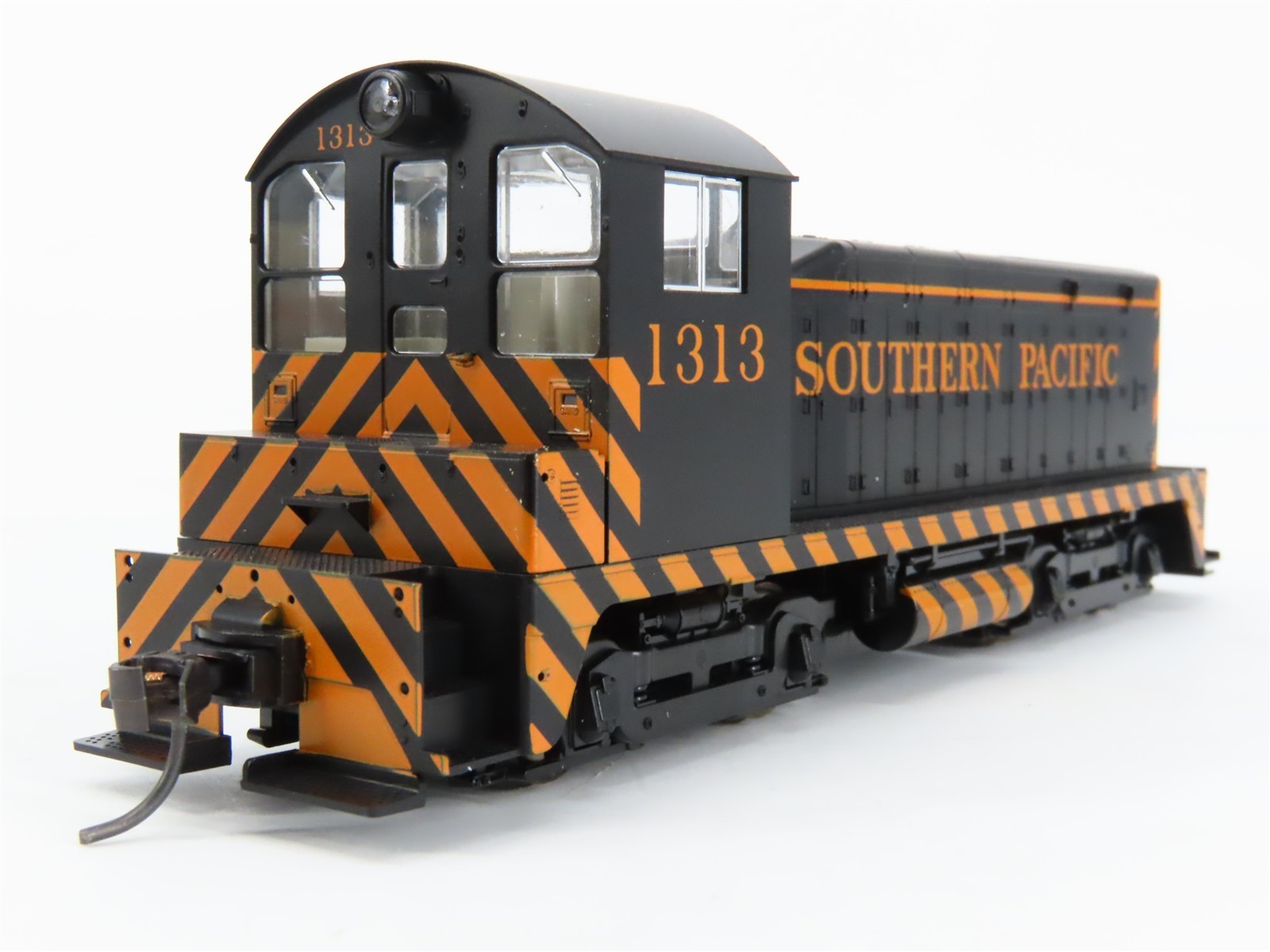 HO Scale KATO 37-1010 SP Southern Pacific EMD NW2 Ph. 1 Diesel Switcher #1313