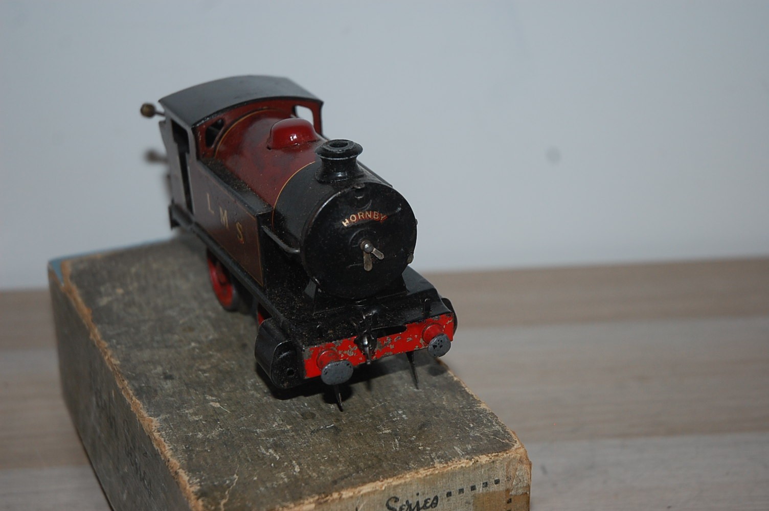 HORNBY O GAUGE CLOCKWORK M3 TANK LOCOMOTIVE IN LMS LIVERY BOXED