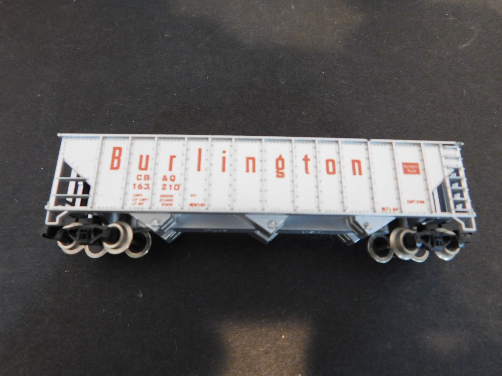 Atlas N Scale Burlington Hopper Car With Coal Load #3261