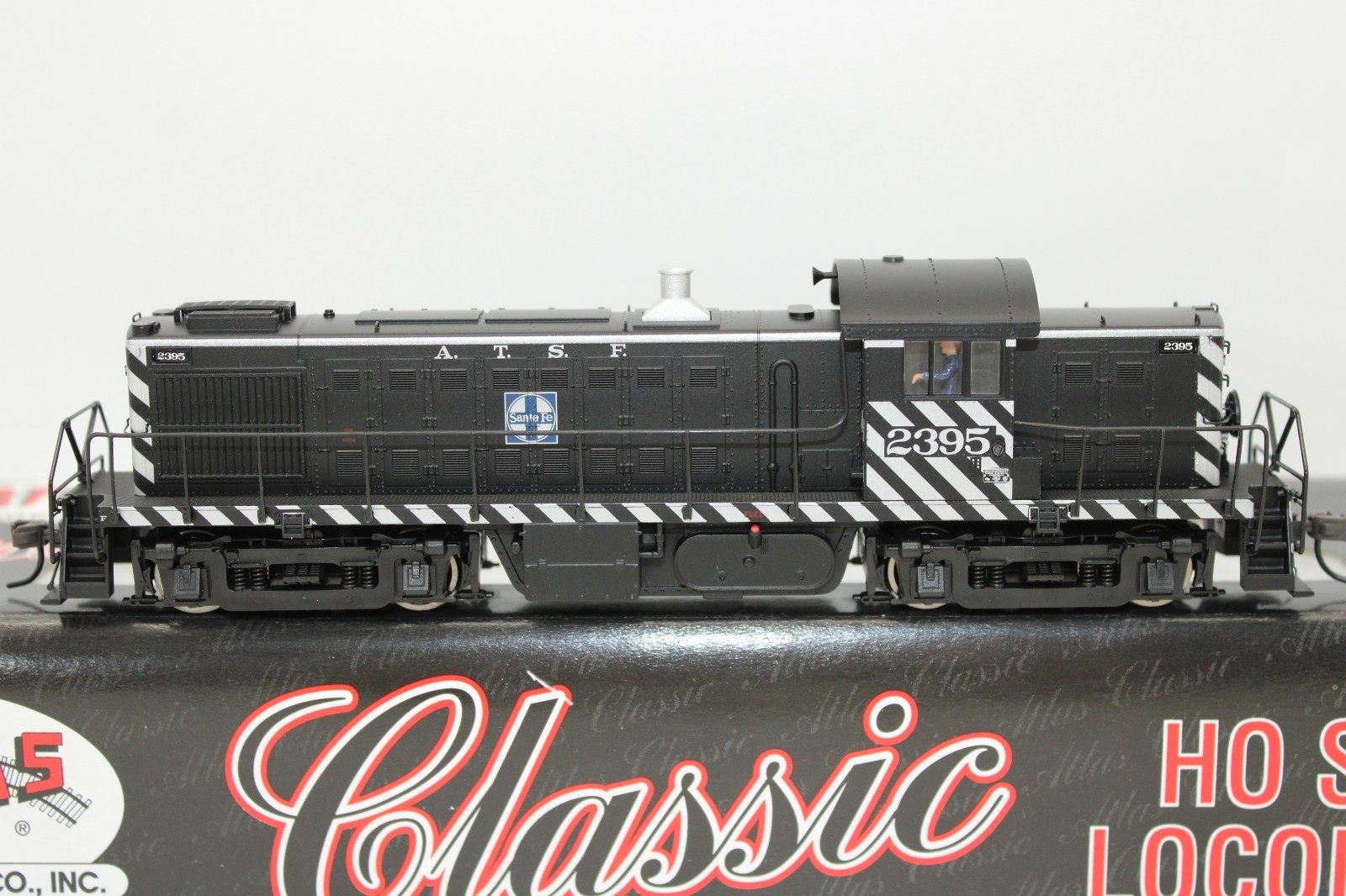 Atlas Classic HO Scale Santa Fe Alco RS1 Diesel Locomotive #2395 LED 7158