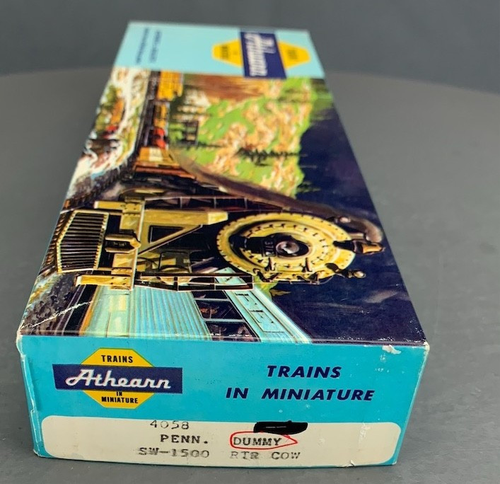 HO Athearn 4058 SW-1500 Diesel Locomotive Green Unlettered Dmy w/KDs HO8527