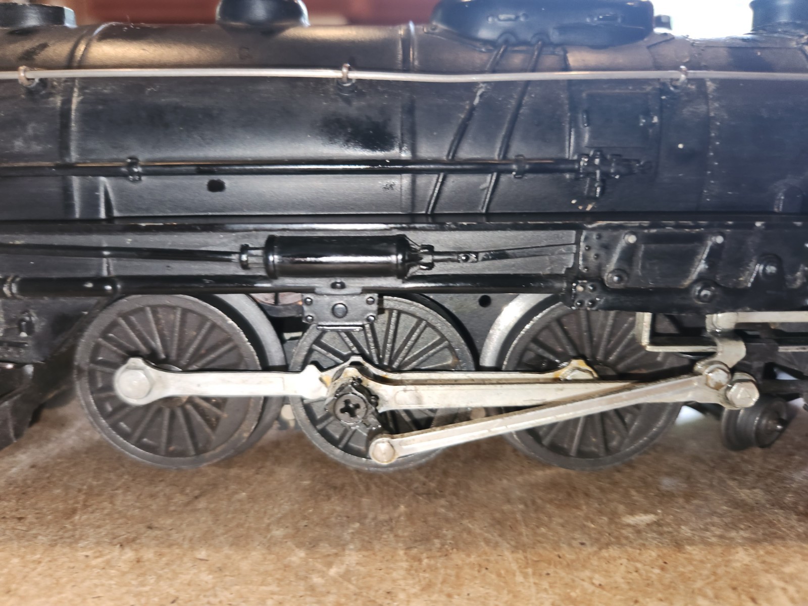 Lionel #2056 HUDSON LOCO AND Basic Lionel Lines TENDER (no whistle) Lights/Smoke