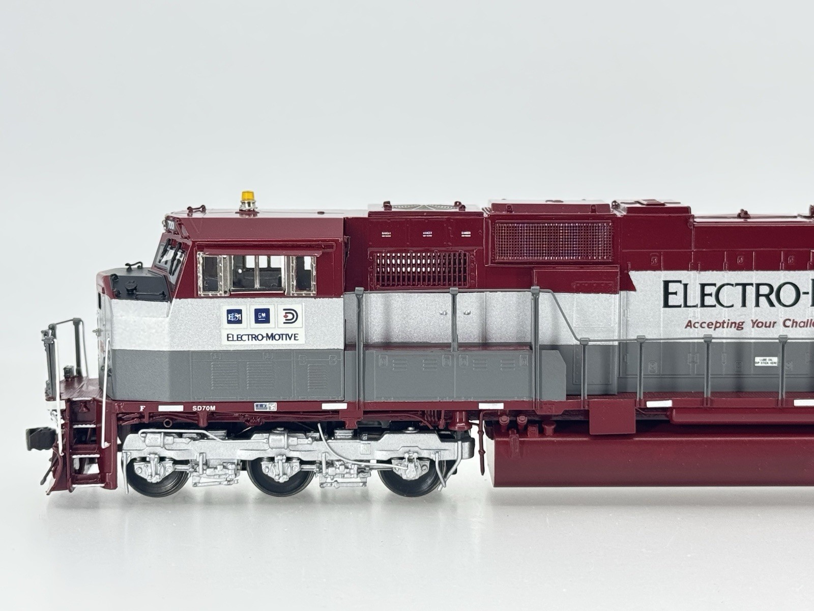 HO Overland Models OMI 5813.1 Electro Motive EMD SD70M Demo Diesel Locomotive