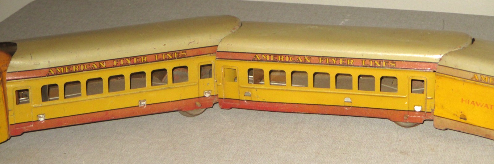 1930’S AMERICAN FLYER-PRE WAR- TIN WIND -UP HIAWATHA STREAMLINE 5 PC TRAIN SET