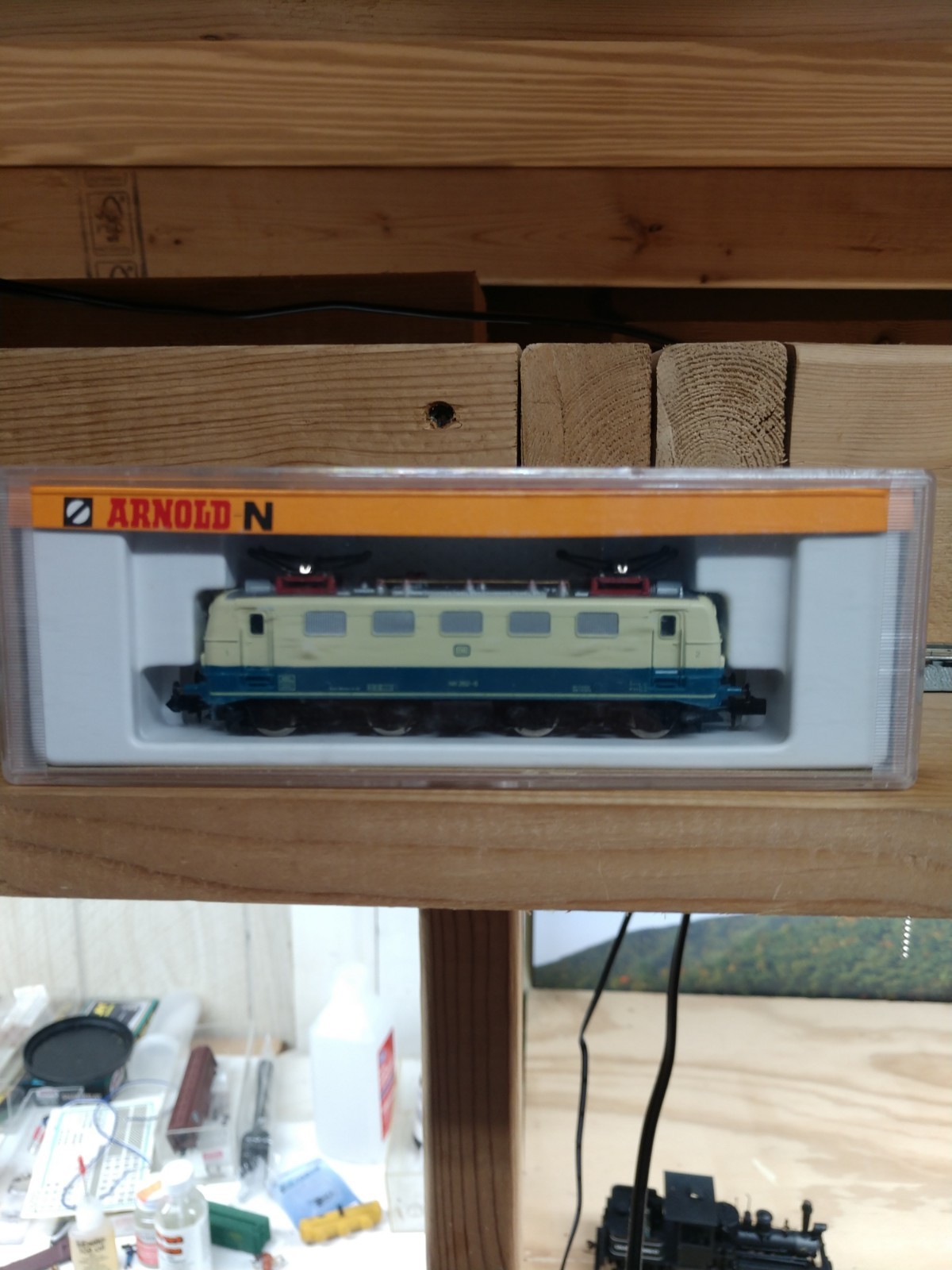 Arnold N scale European 4 axle electric loco – Item #2322 NEW