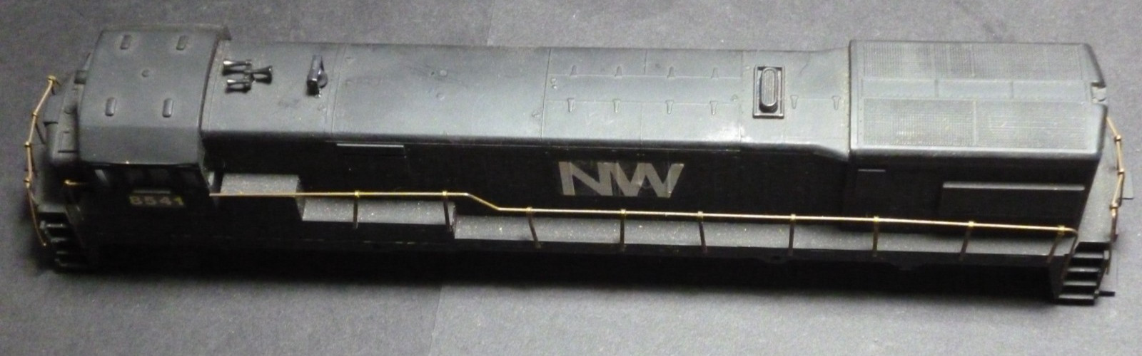 Ho Athearn Diesel locomotive shell U30C shell NW