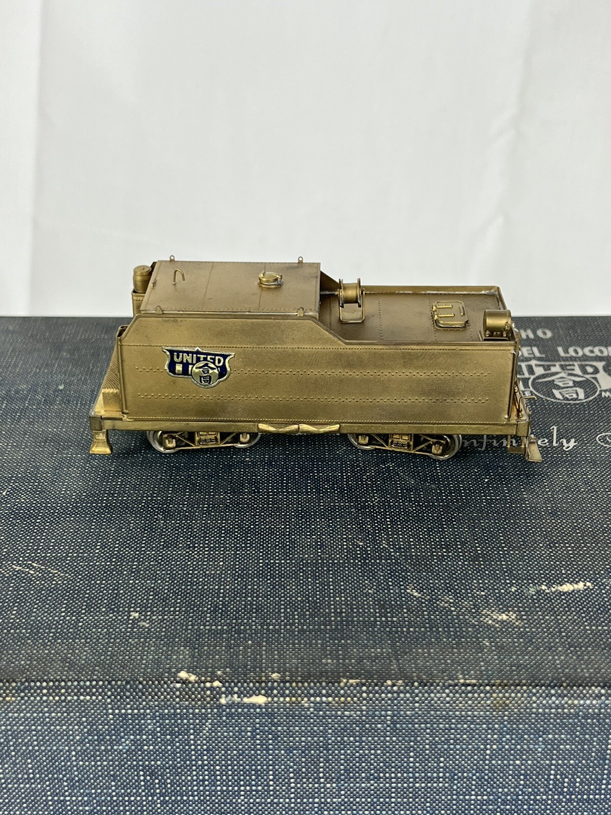 United #250 HO Sierra RR Number 38 2-6-6-2 Steam Locomotive w/ Tender – Boxed