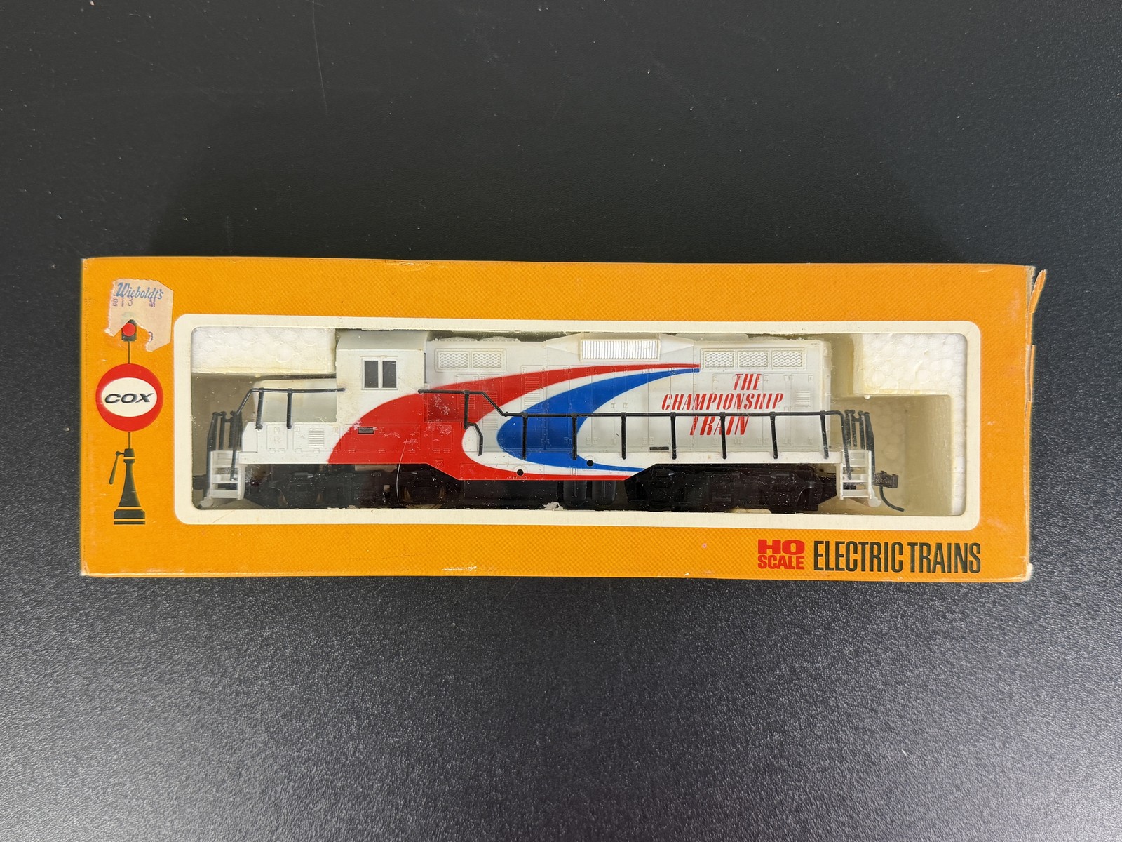 NEW VINTAGE COX HO Scale Electric Trains GP-9 Locomotive The Championship Train