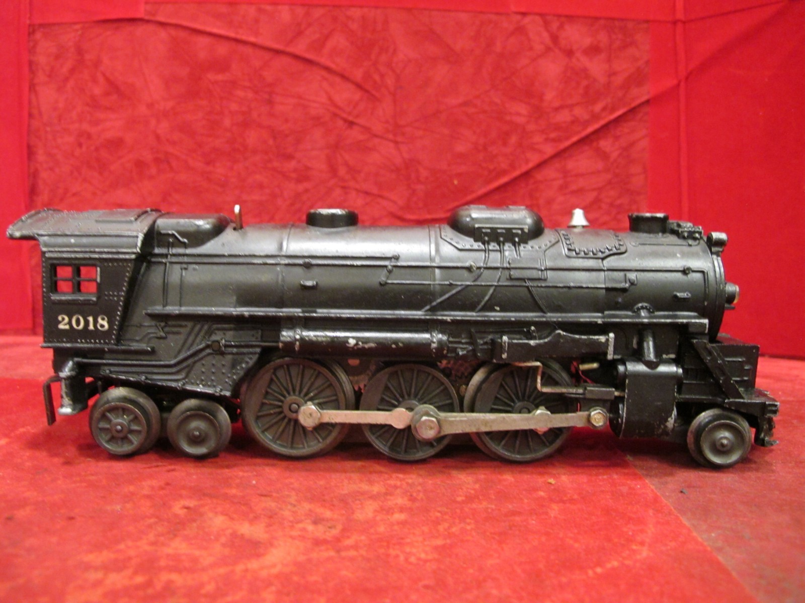 Lionel #2018 2-6-4 Steam Locomotive. Runs and LIGHTS and smokes