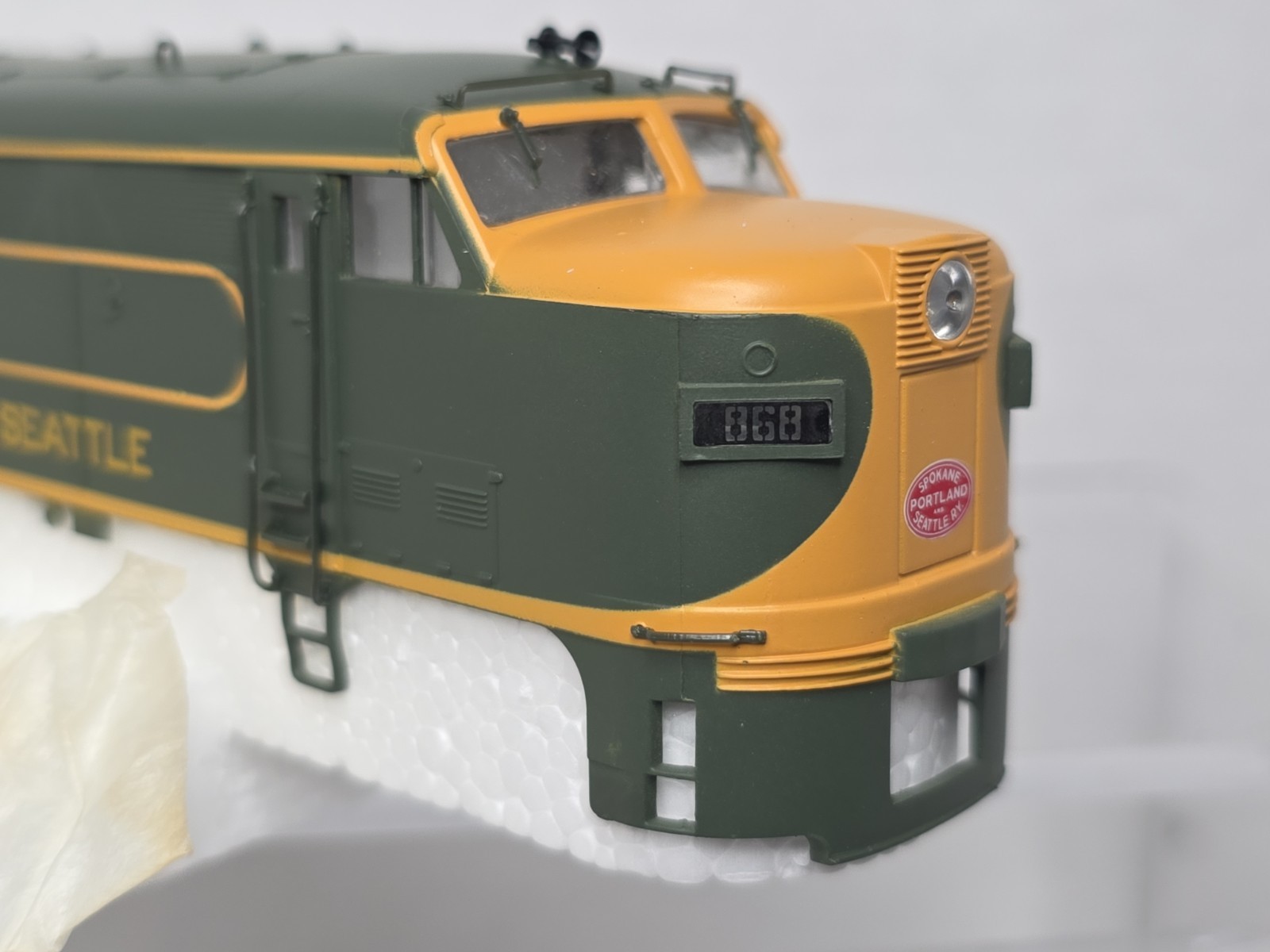 Proto 2000 HO Scale 8385 Spokane Portland & Seattle FA2 Diesel Locomotive NOS
