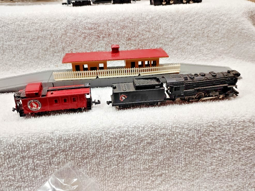 N Scale High Speed Southern Pacific # 9725 Diesel & Tank Car In Original Boxes