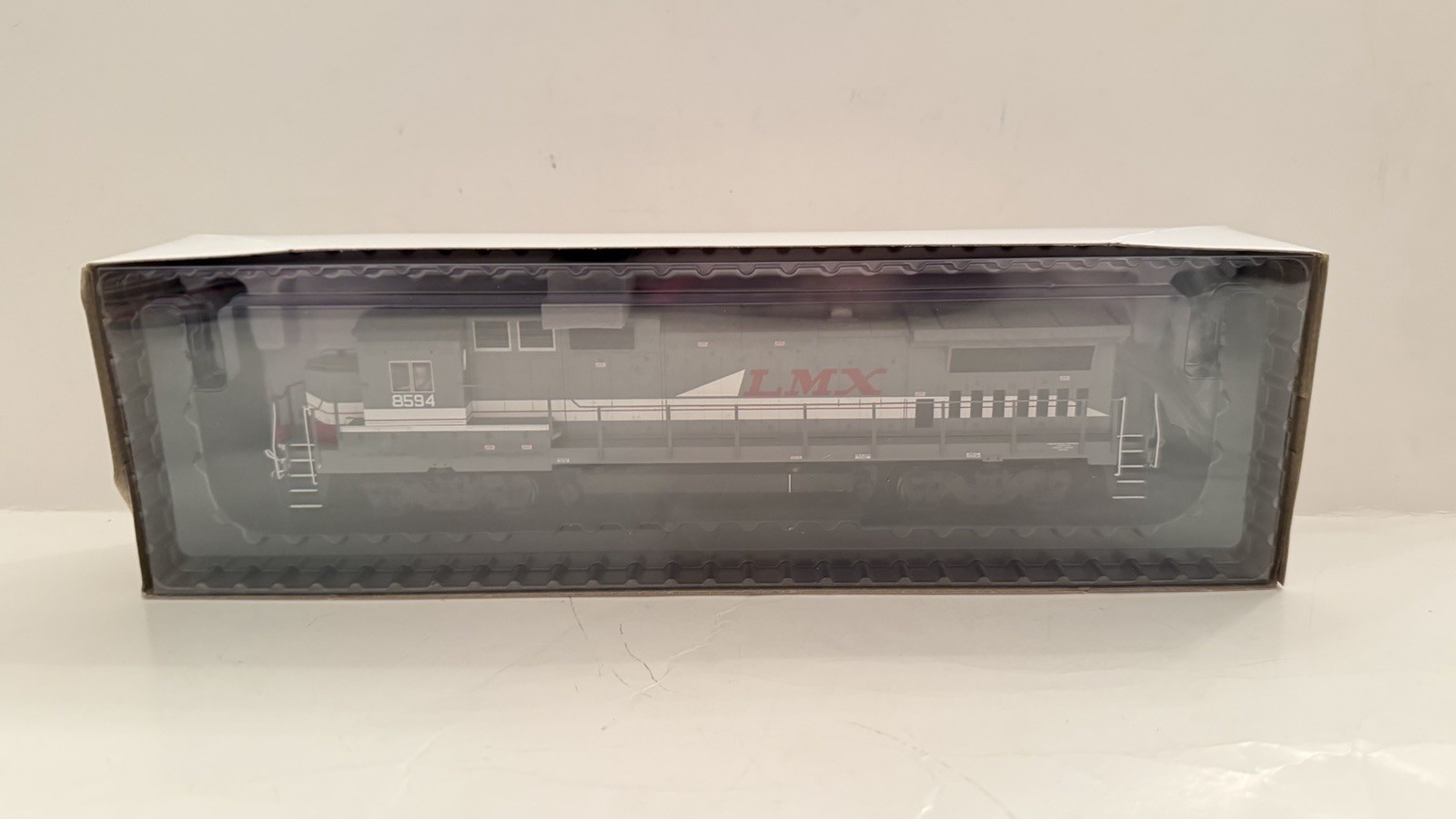 Atlas Silver HO 10004349 Dash 8-39B Loco LMX General Electric Leasing #8594