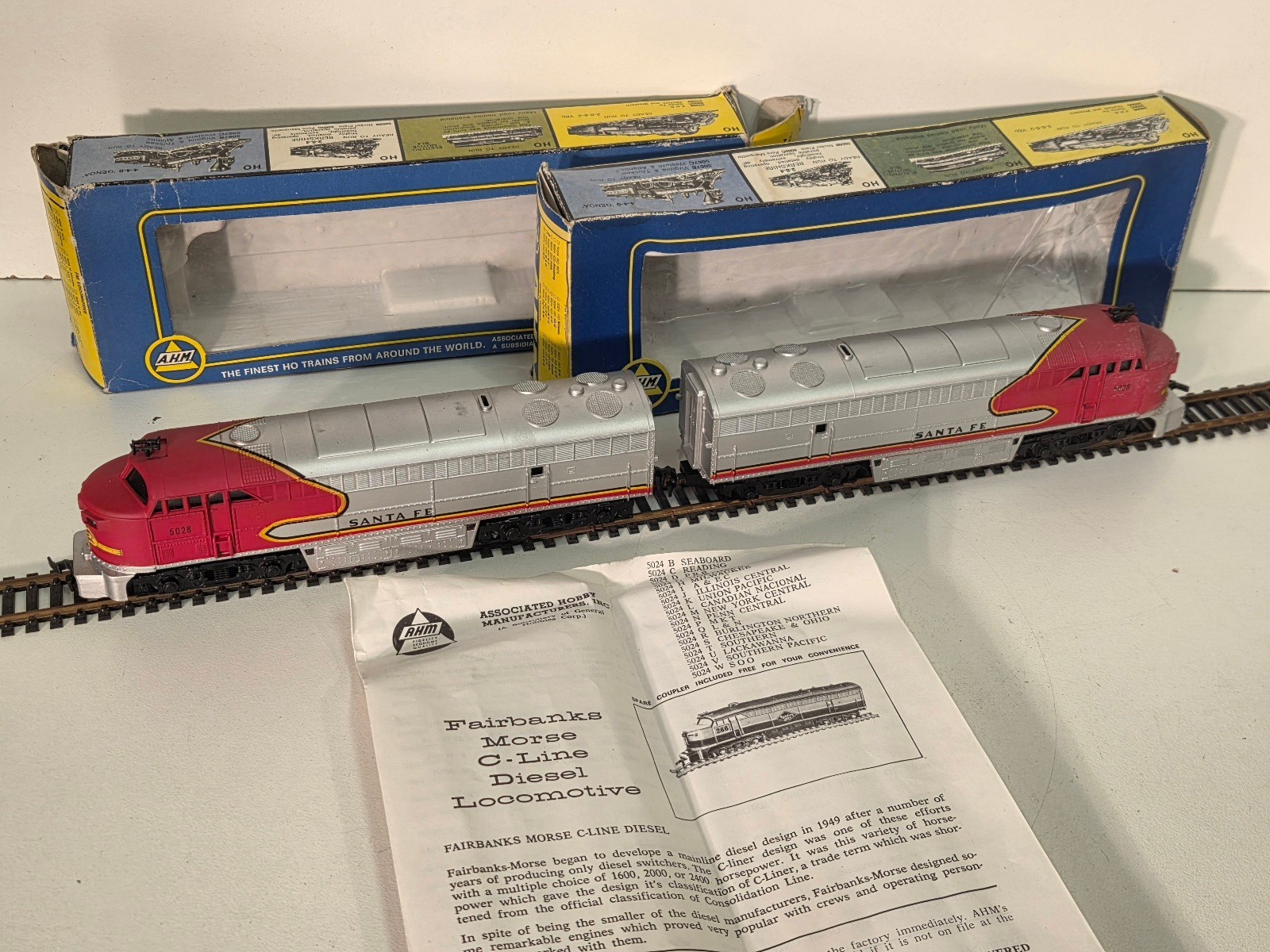 Vintage HO AHM Mehano Santa Fe FM C-Liner Diesel Power Locomotive + Dummy w/ OB