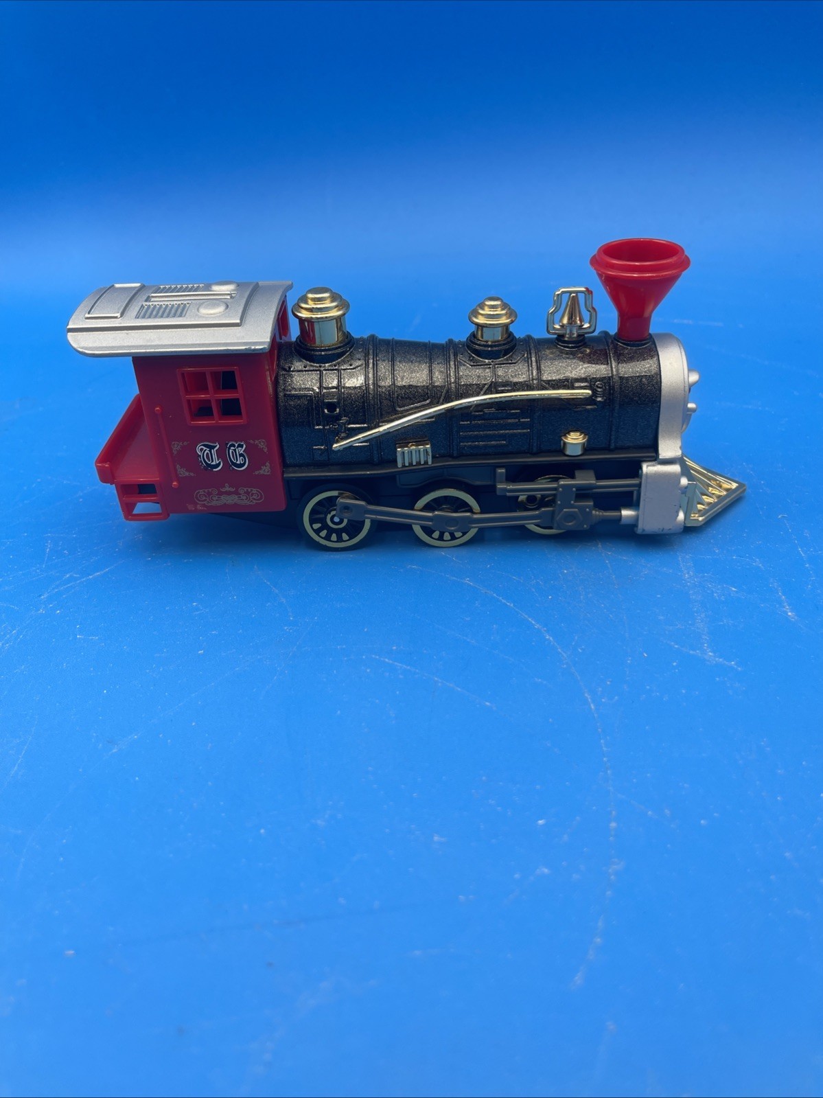 Vintage ToySmith 7042 Pull Back Train Locomotive Toy Red And Black WORKS