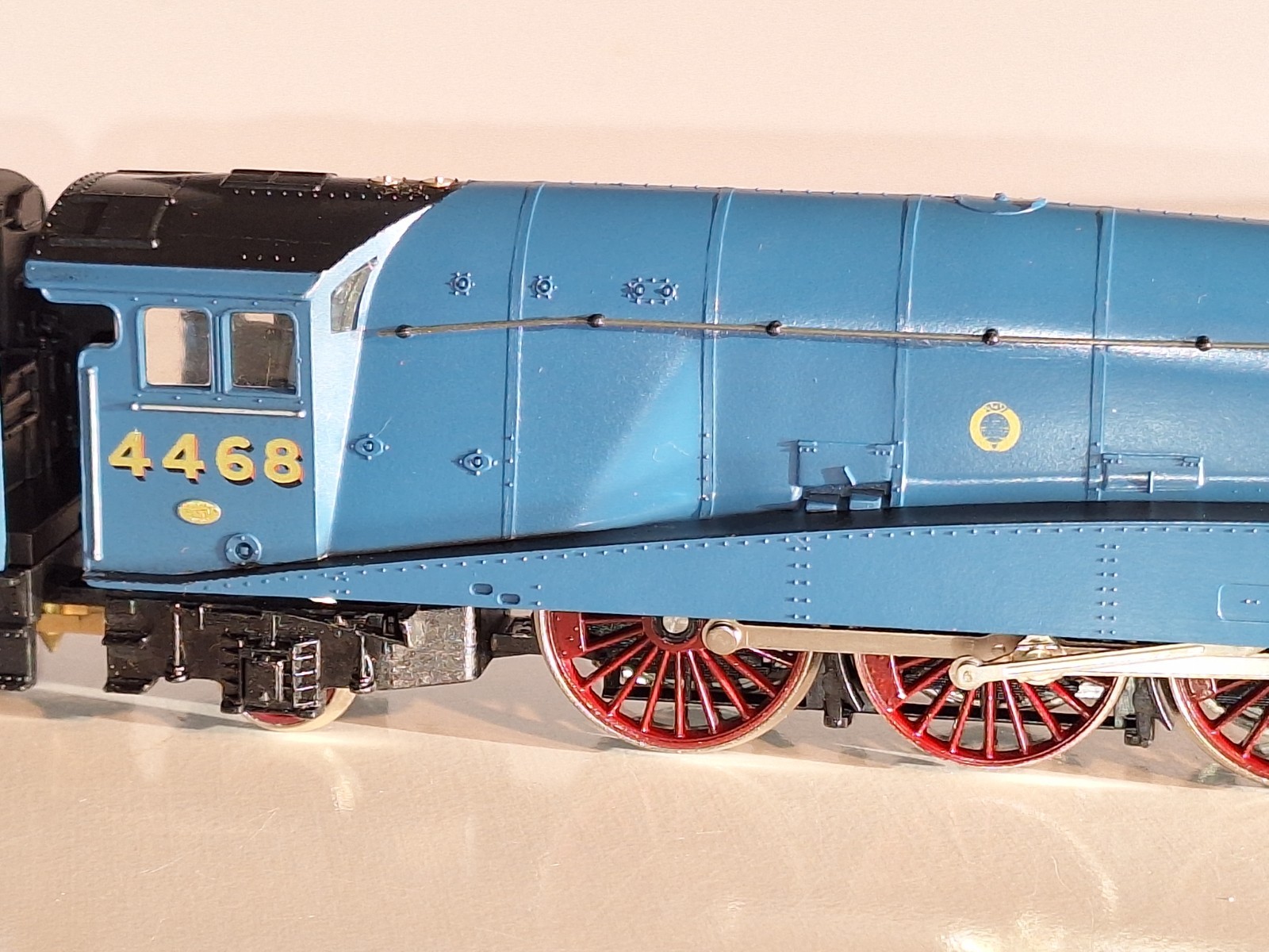 Hornby R077 LNER A4 Class Mallard. New Old Stock. Mint Cond. Boxed. 2 Rail DC.OO