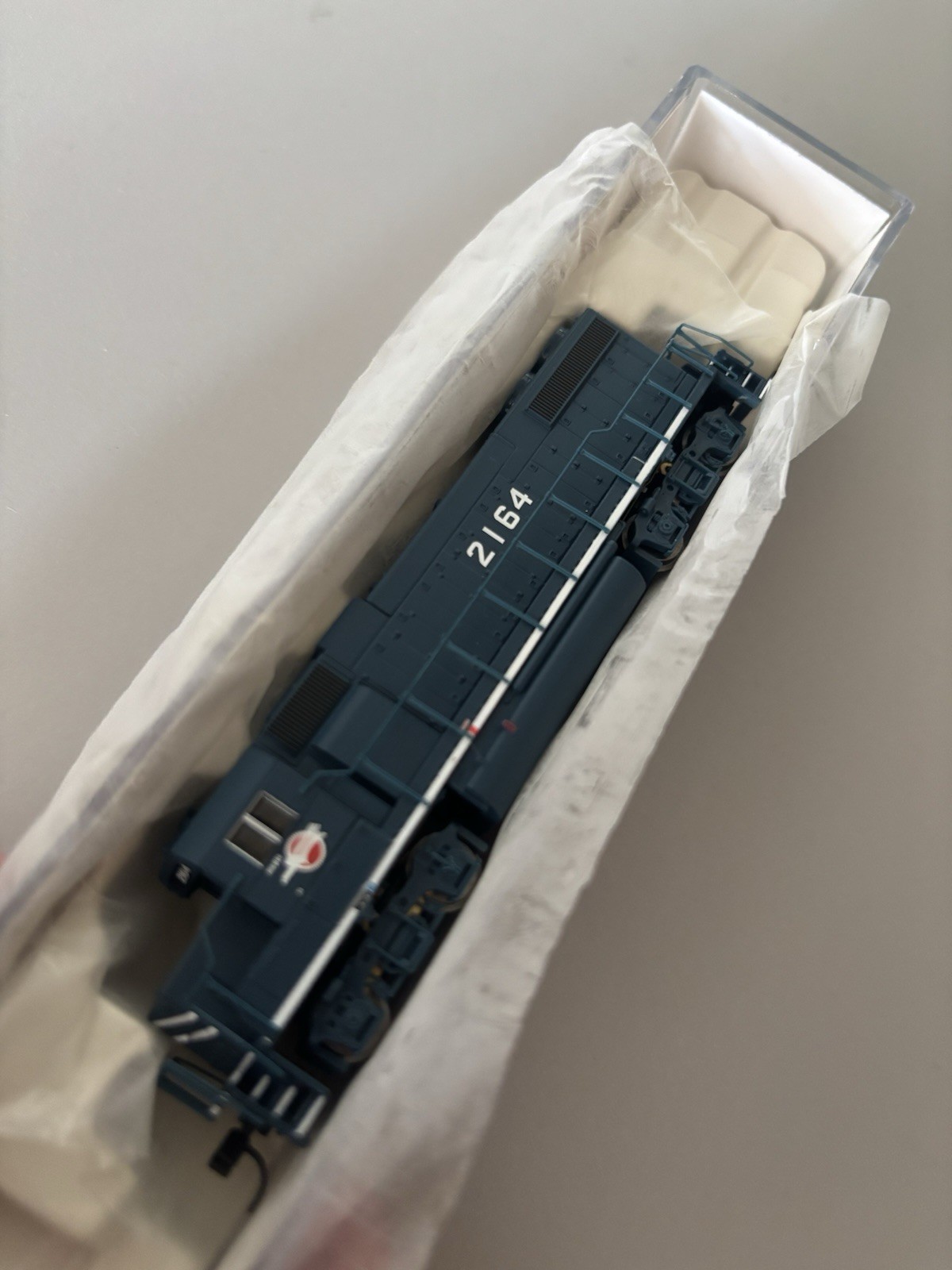 Walthers N Scale GP38-2 Diesel Locomotive MP 2164 Missouri Pacific 920-75030 NIB