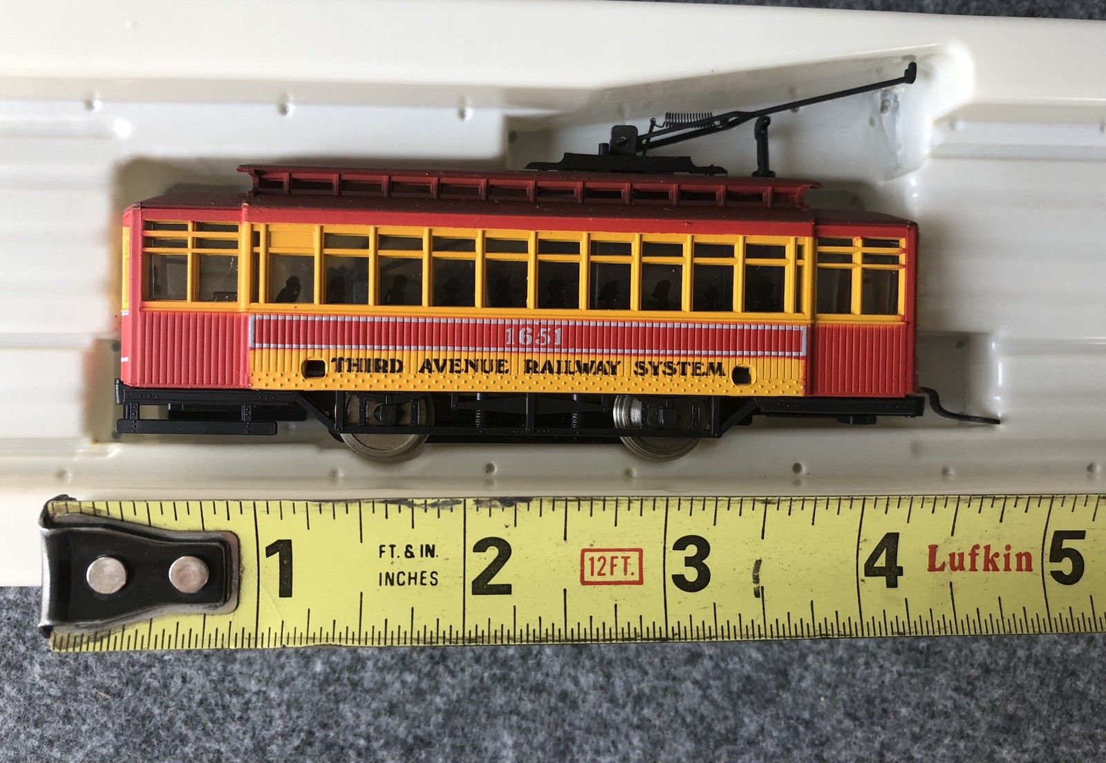 AHM HO Scale Third Avenue Railway System 1651 Brill Trolley 5301G, New