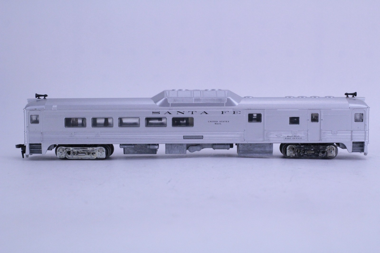 Athearn HO Scale Santa Fe US Mail Car RDC-3 Baggage RPO DC Powered Locomotive