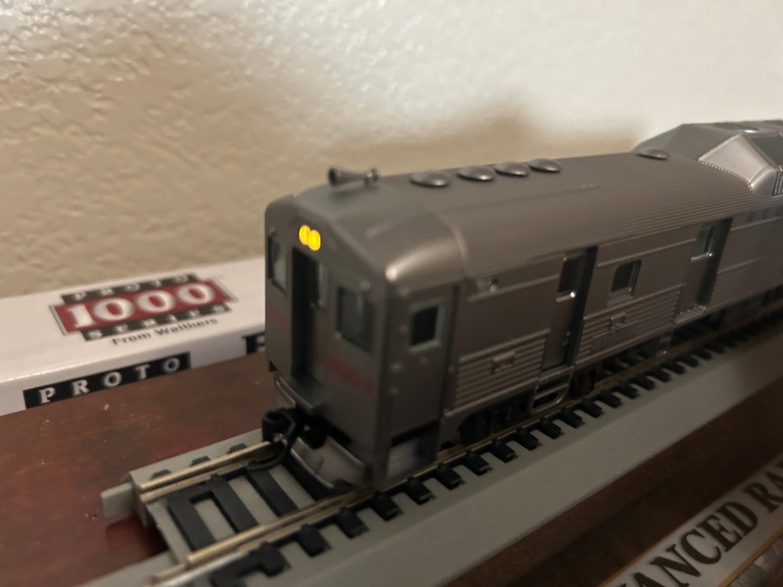 BUDD RDC3 RAIL DIESEL LOCO- ROCK ISLAND – DC / DCC Ready ” PLATED ” HO Scale NEW