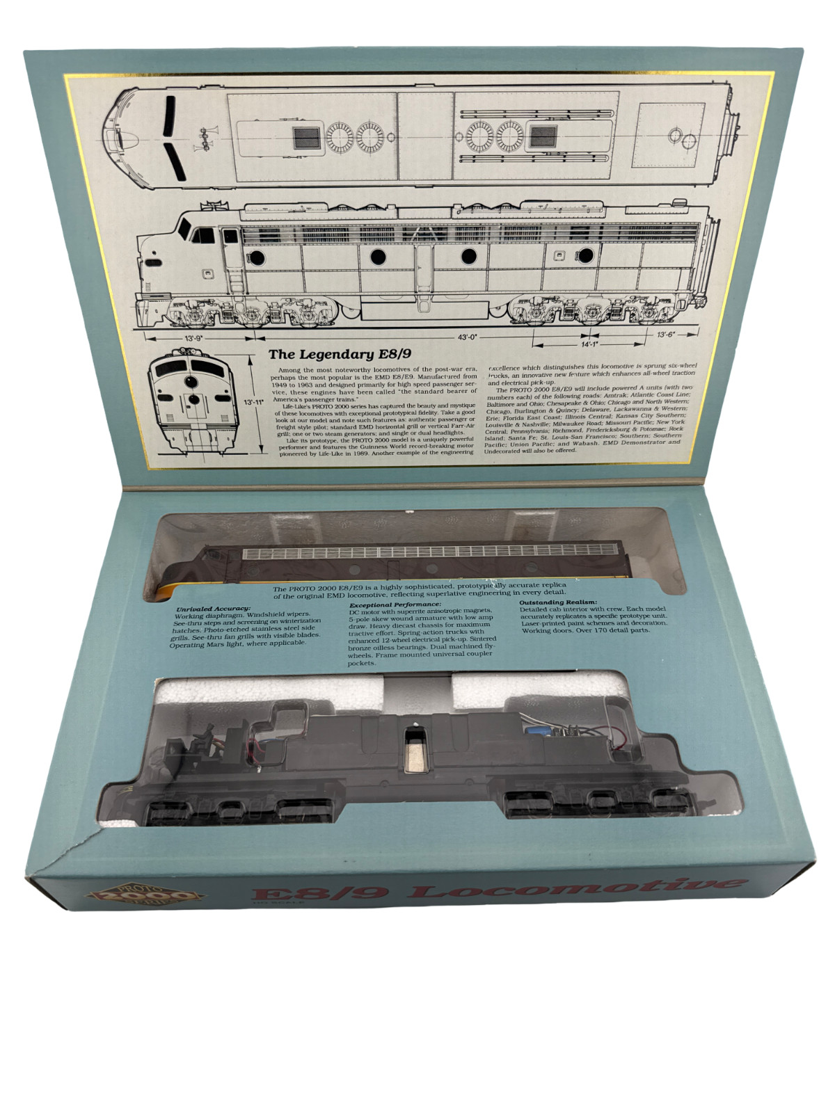PROTO 2000 #8712 Illinois Central E8/9 Powered Diesel Locomotive #4025