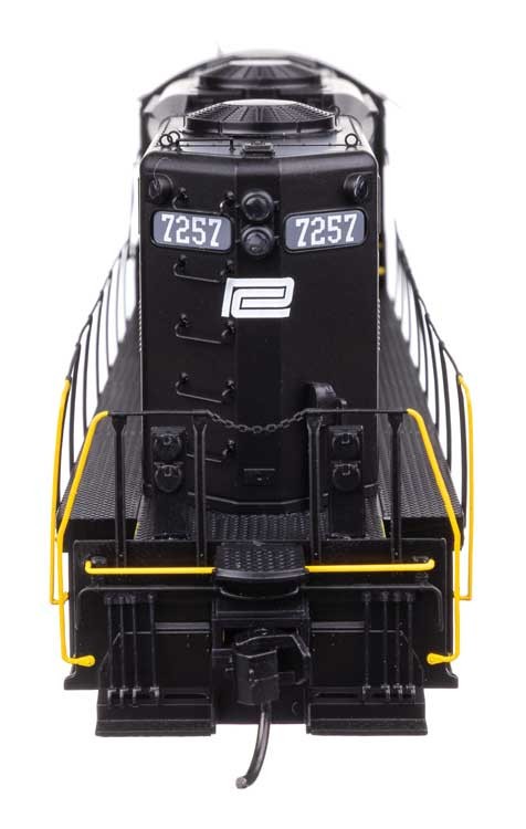 Walthers Proto ~ HO Scale ~ EMD GP9 ~ DC ~ Penn Central PC #7257 ~ 920-49732