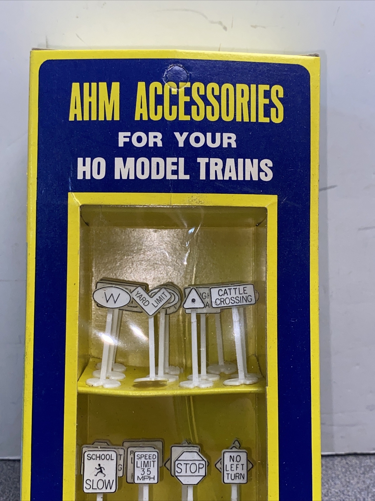 AHM Accessories for Your HO Scale Model Trains – 23 Assorted RR & Traffic Signs